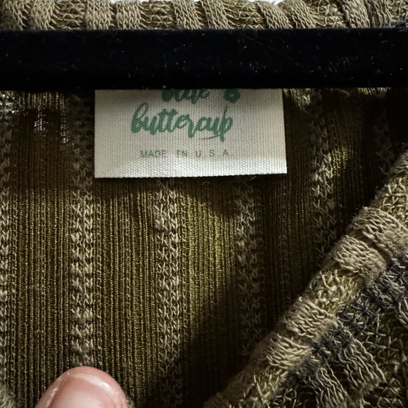 Olive Ribbed Button-Accent Tank Top - Picture 2 of 3